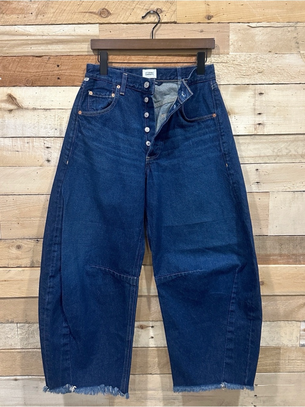 Citizens Of Humanity Indigo Wide-Leg Frayed-Hem Jeans - Picture 3 of 11